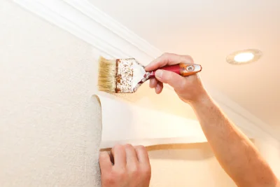 Pose de papier peint à Autignac — revêtements muraux et toiles de verre